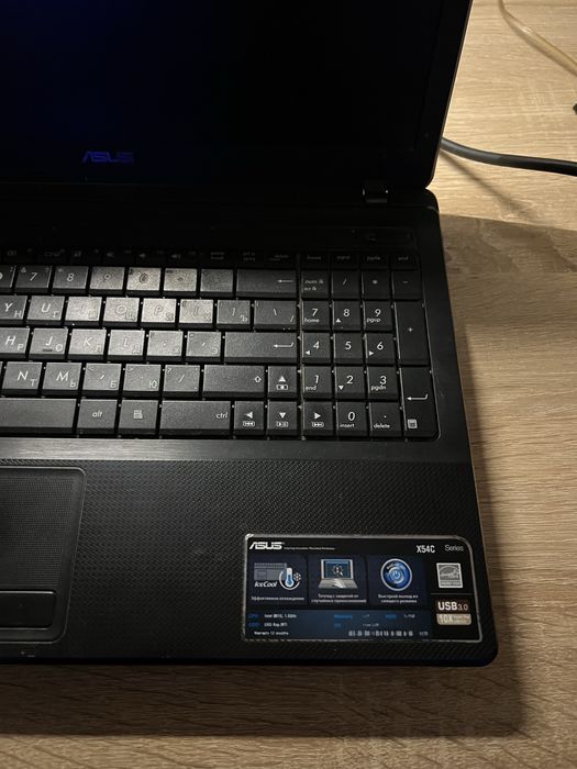 ASUS ноутбук.