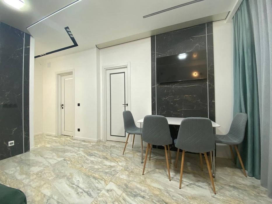 Подобово біля обласної лікарні