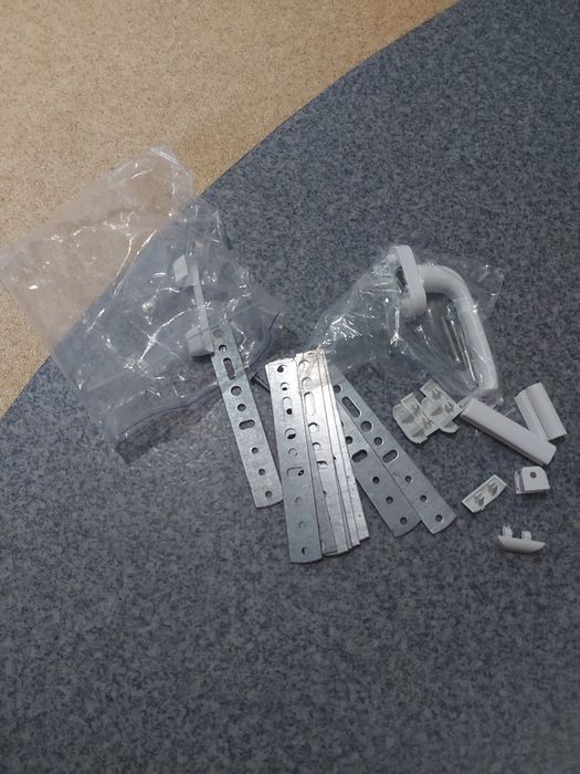 Металопластиковое окно с энергосберегающим стеклопакетом .подоконником