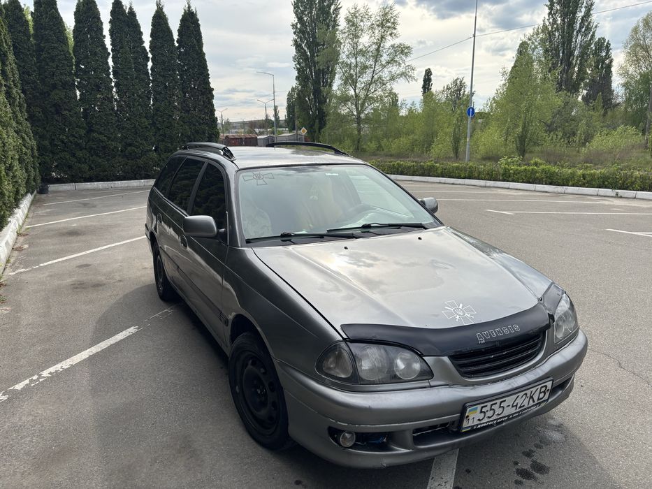 Продам тойота авенсис