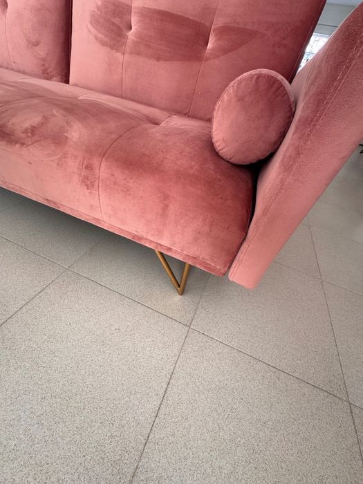 Sofá Sklum rosa veludo