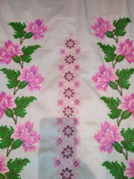 Ручна вишивка,для пошиву плаття.