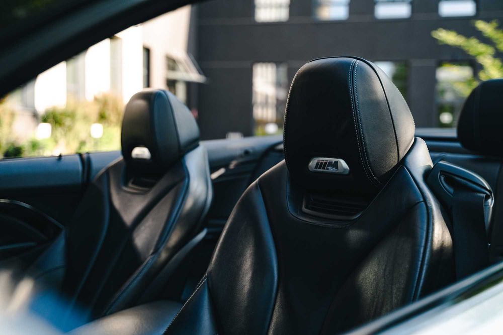 Wynajem samochodu BMW M4 F83 wypożyczalnia samochodów
