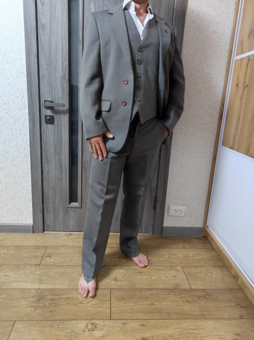 Чоловічий костюм фірми C&A