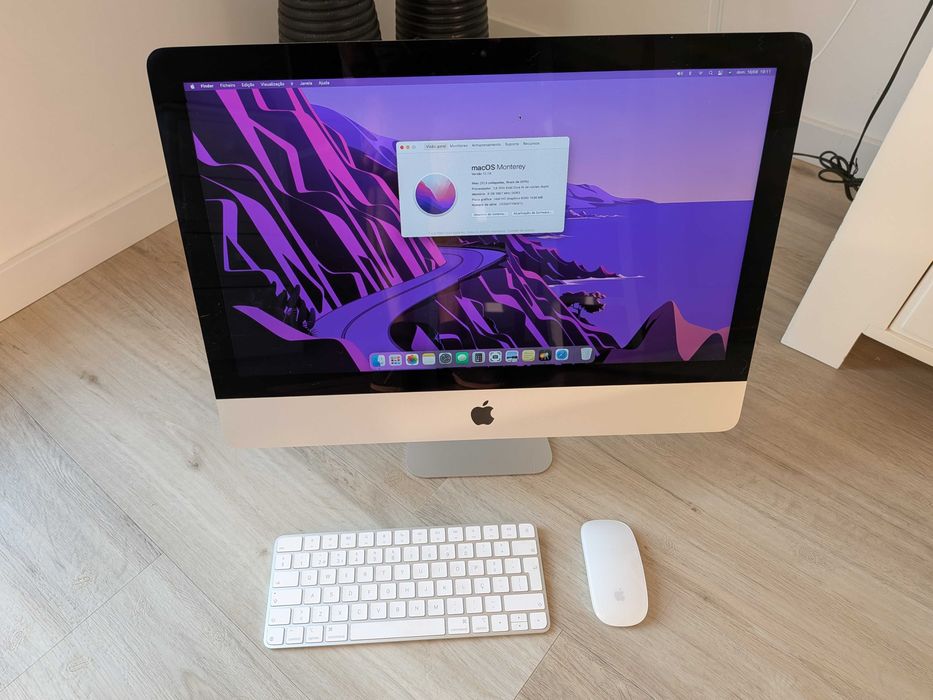 iMac de 21,5 polegadas, modelo final de 2015 da Apple.