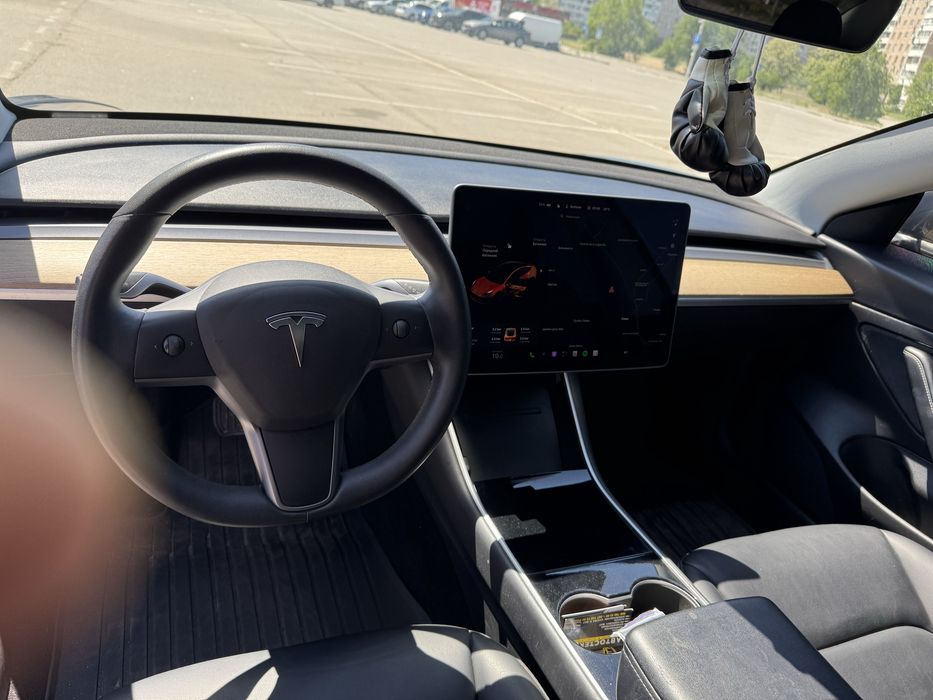 Tesla model 3  2019