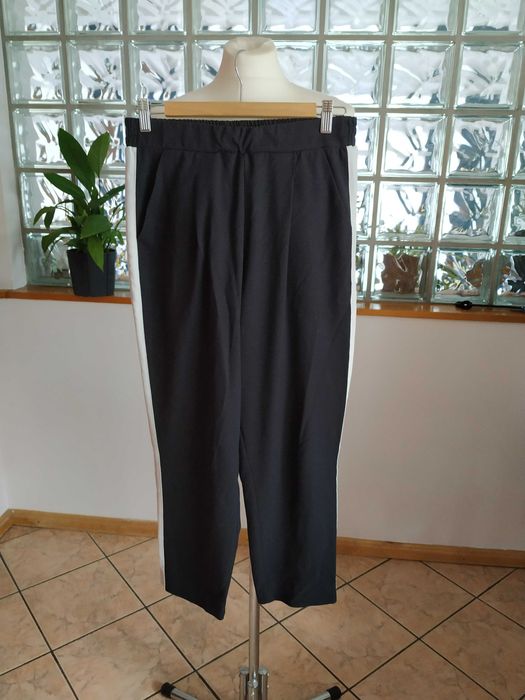 Spodnie chinosy z lampasami