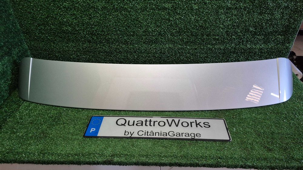 Aileron Audi Q5 8R original com 3º stop 8R0827933A - pintura nova - em excelente estado
