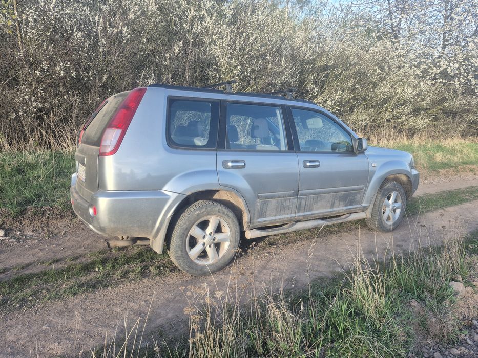 Nissan x trial benzyna