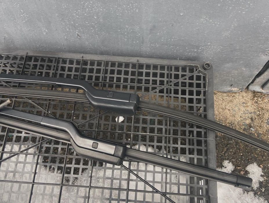 Повідець двірника лівий/правий Tesla model 3, оригінал!