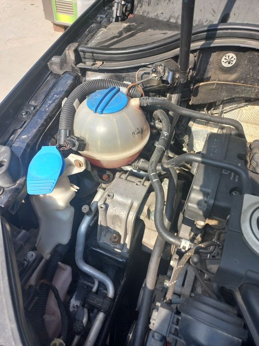 Авто  PASSAT B6  2.0 fsi