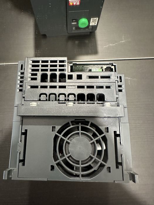 Falownik schneider altivar 320 2.2kW