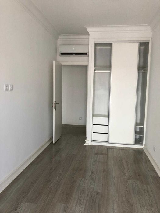 T2 Renovado para Arrendamento – Campolide, Lisboa
