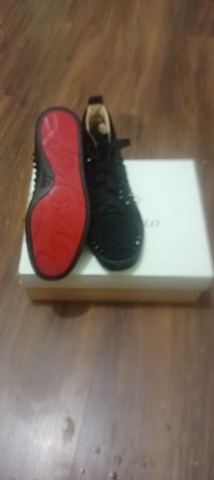 Лабутены оригинал