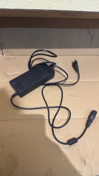 Carregador Bateria 60V Trotinete 67.2V 2A GJS150-6720200
