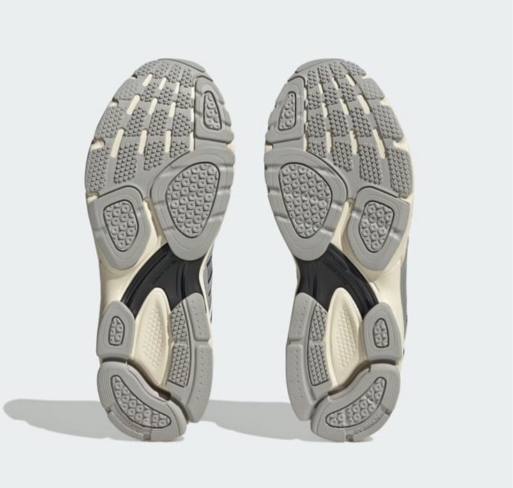 Чоловічі оригінальні кросівки Adidas Spiritain 2000