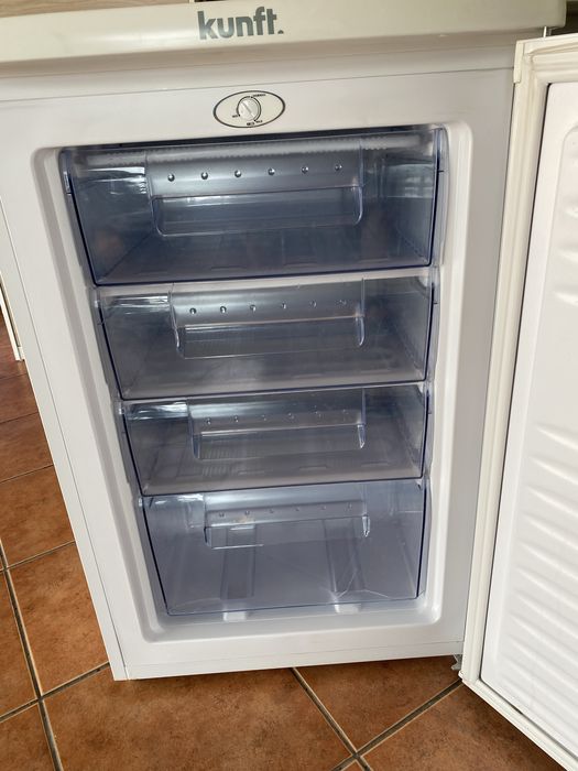 Congelador Vertical Kunft 85L – Bom estado