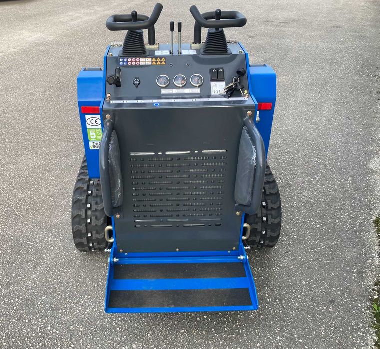 Mini pá carregadora RIPPA motor KUBOTA