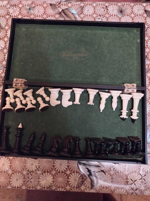 Шахматы большие - Киев.