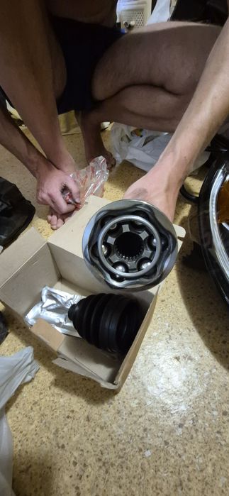 Наружный шоу гранаты: Tayota Auris,Avensis,Corolla,verso,camry