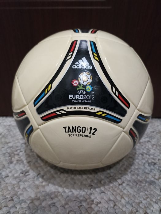Piłka Adidas Tango 12