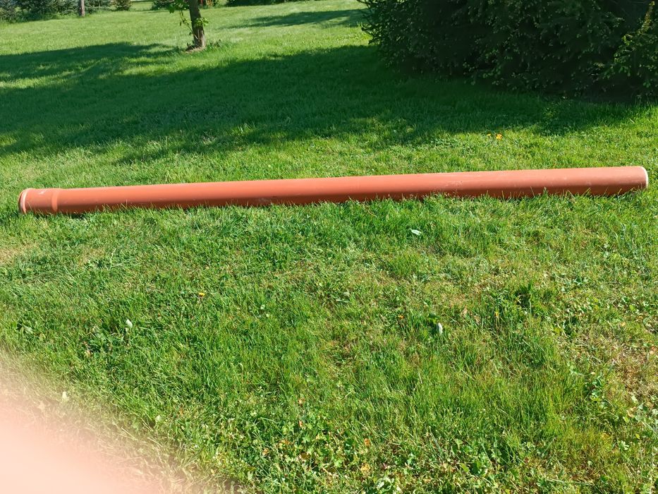 Rura kanalizacyjna 15 cm średnicy i 320 długości