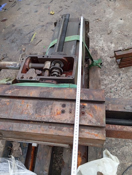 Фрезерний станок  675 колона суппорт привід гвинт