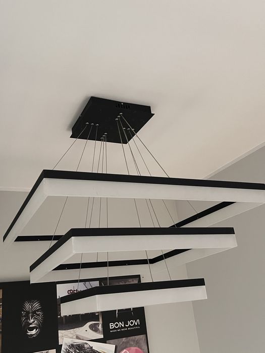 Lampa sufitowa czarna