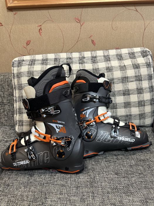 Гірськолижні черевики Dalbello Panterra 90 розмір 300-305