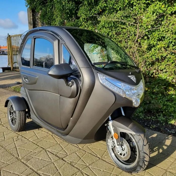 Scooter elétrica 3 rodas não precisa de carta de condução