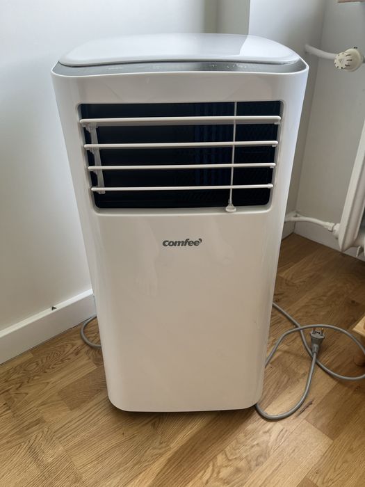 Mocny klimatyzator Midea Comfee MPPH-09crn7 przenośny 9000BTU 2,6kW OSUSZACZ 50l/24h 3w1