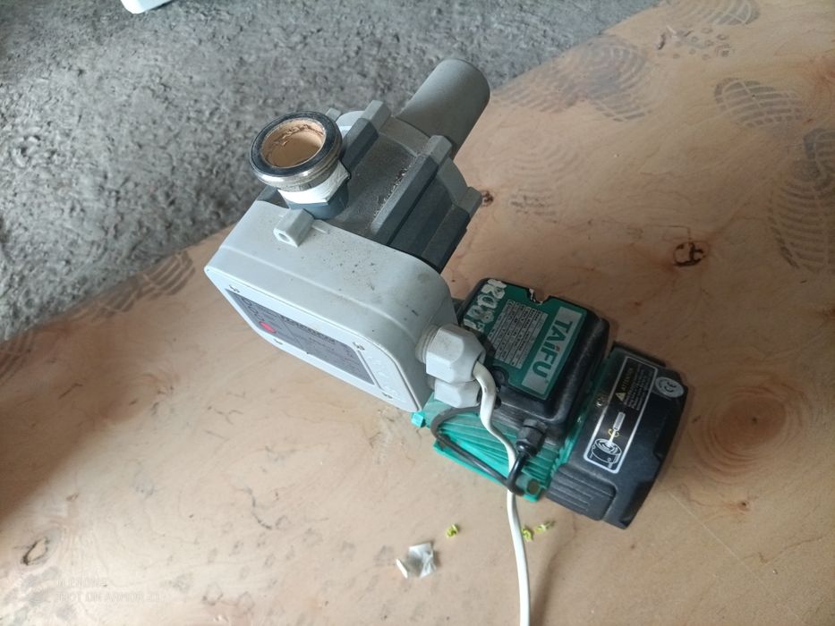 Насос водяной с автоматикой