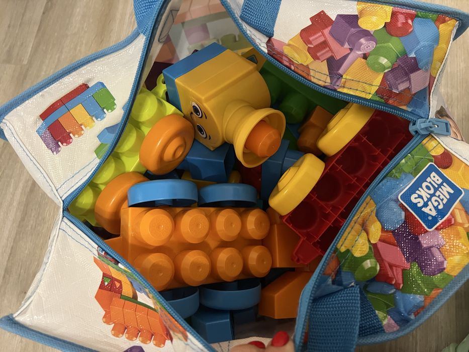 Mega bloks конструктор 150 деталей  і потяг музичний