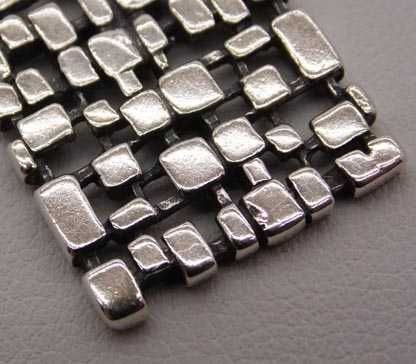 Srebrna zawieszka prostokąt z miniaturowych prostokątów