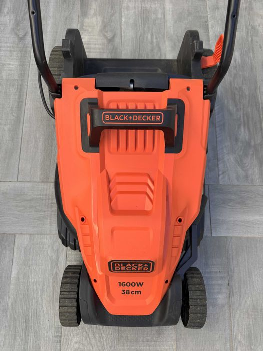 Cortador de relva elétrico Black+Decker 1600W 38cm