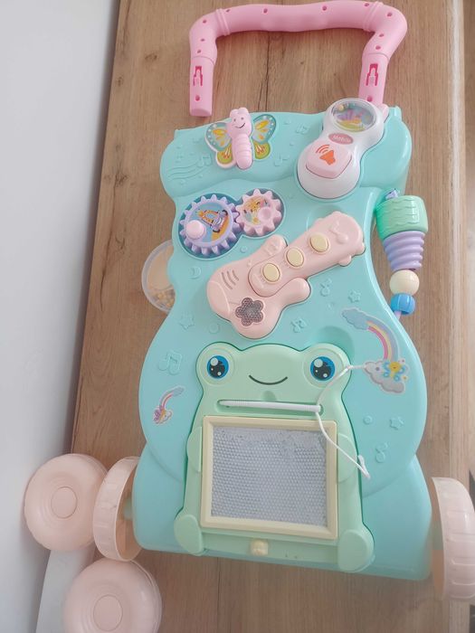 Pchacz chodzik dla dziecka