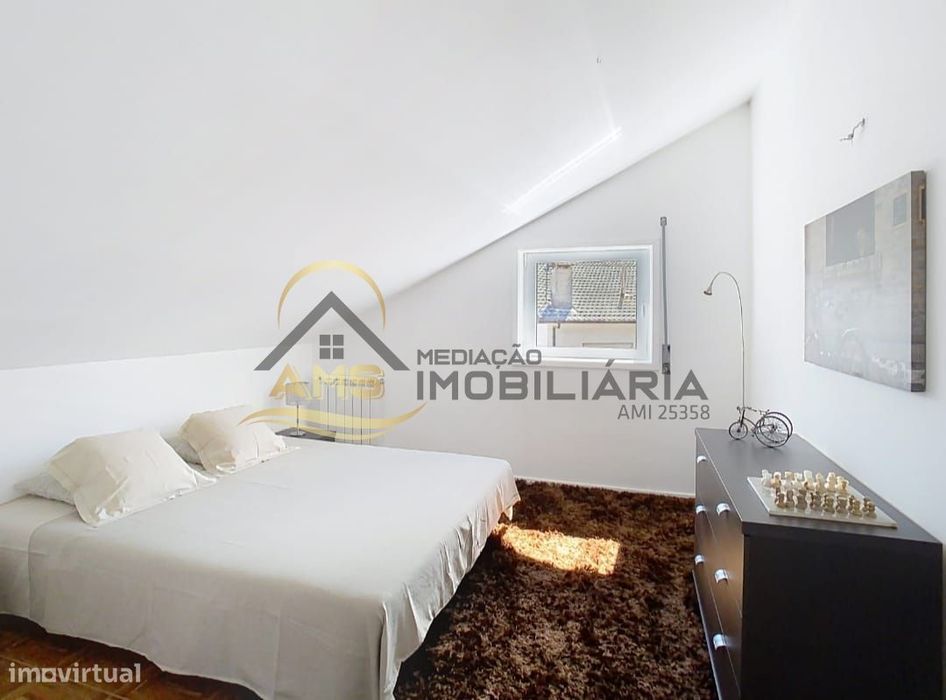 Moradia Independente Com Anexo Transformado Em T1