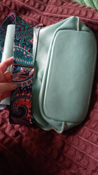 Шкіряна сумка через плече з текстильним ремінцем