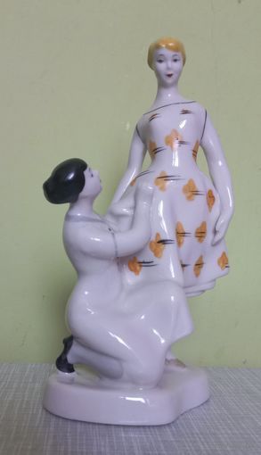 Статуэтка Примерка