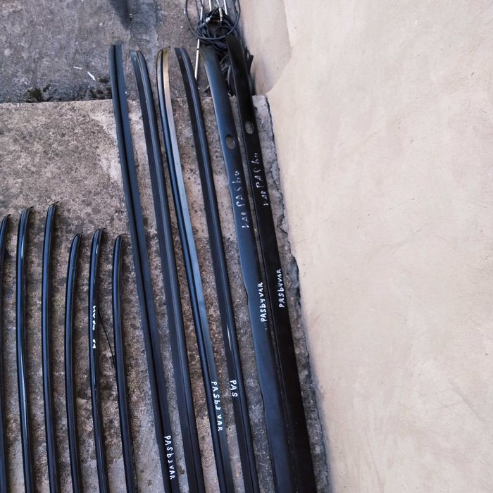 Молдинги даху Пассат б3 б4