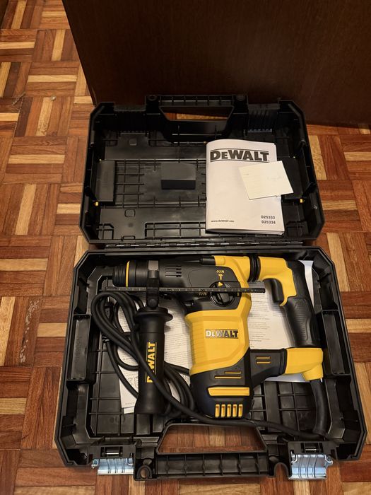 DeWalt D25333K 950W — Novo, Nunca Usado, com Mala Original