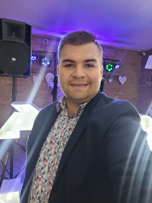 Dj -Wodzirej prezenter muzyczny wesela urodziny jubilieusze imprezy