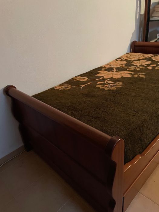 Cama com gaveta para colchão ou arrumação