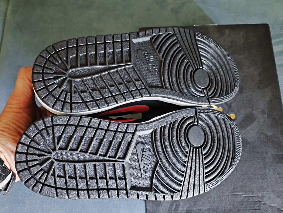 Buty Air Jordan 1 low 'Black Fire Red' rozmiar 42,5