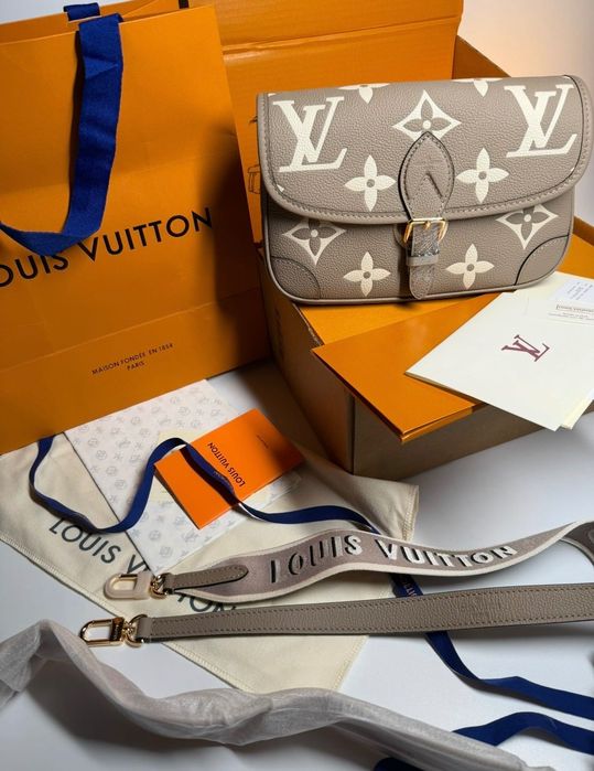 Сумка жіноча louis vuitton diane monogram empreinte leather tourterelle / creme