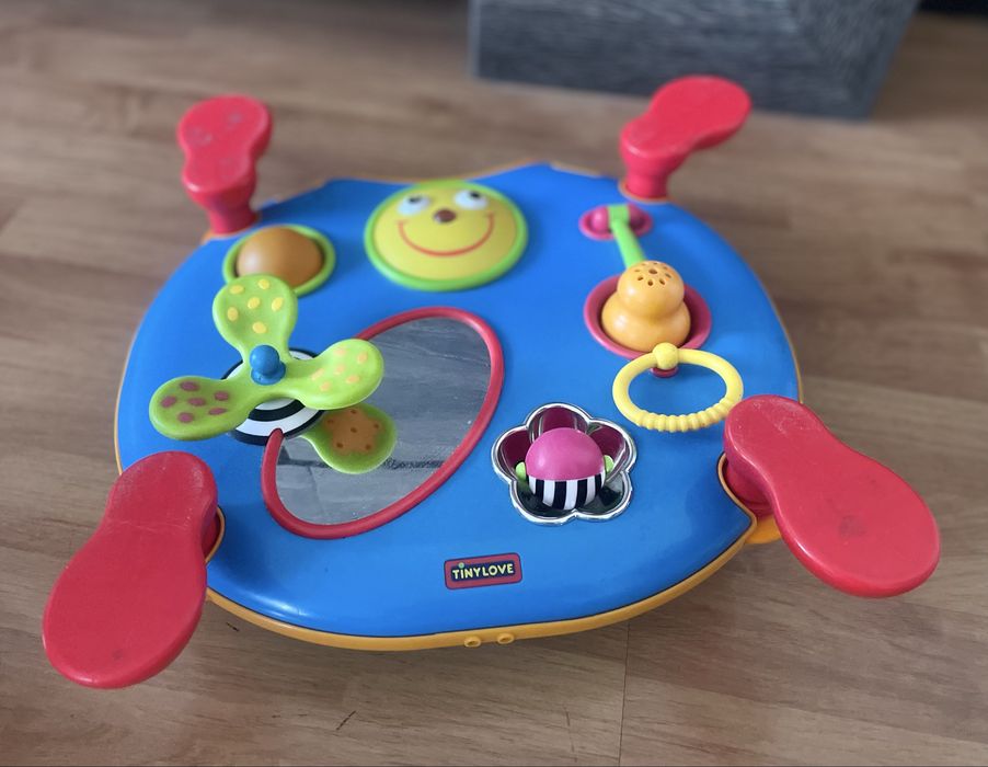 Tiny Love zabawka interaktywna na nozkach