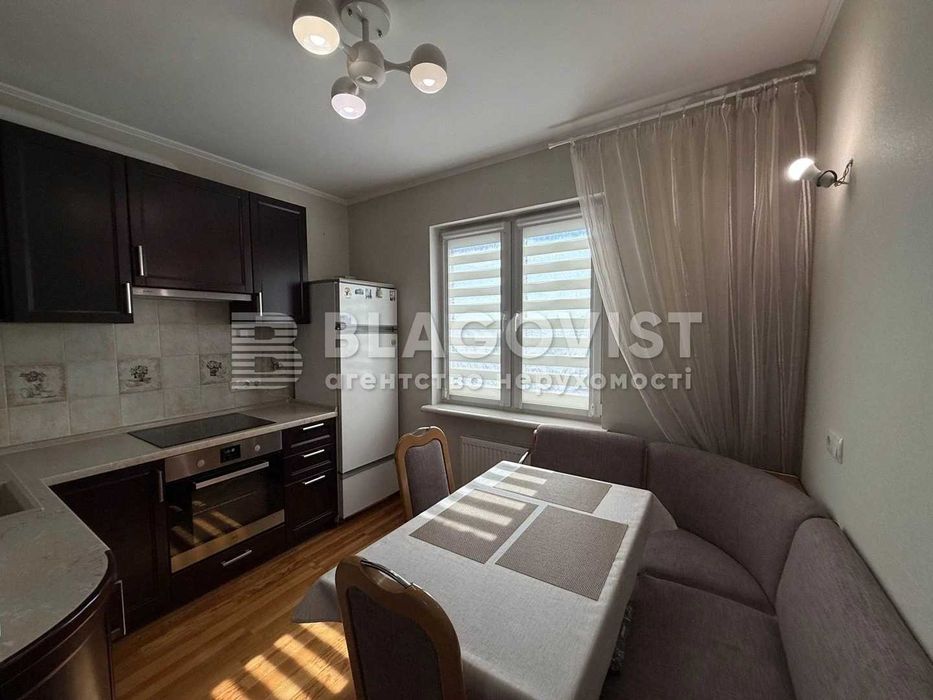 Продаж 2К квартири ст. м. Академмістечко 5 хв.пішого ходу.