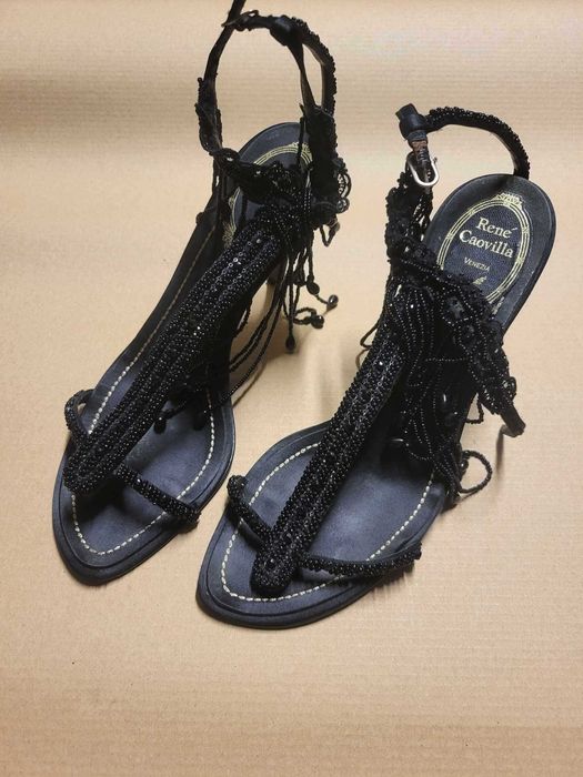 Sandálias Pretas com Missangas - René Caovilla