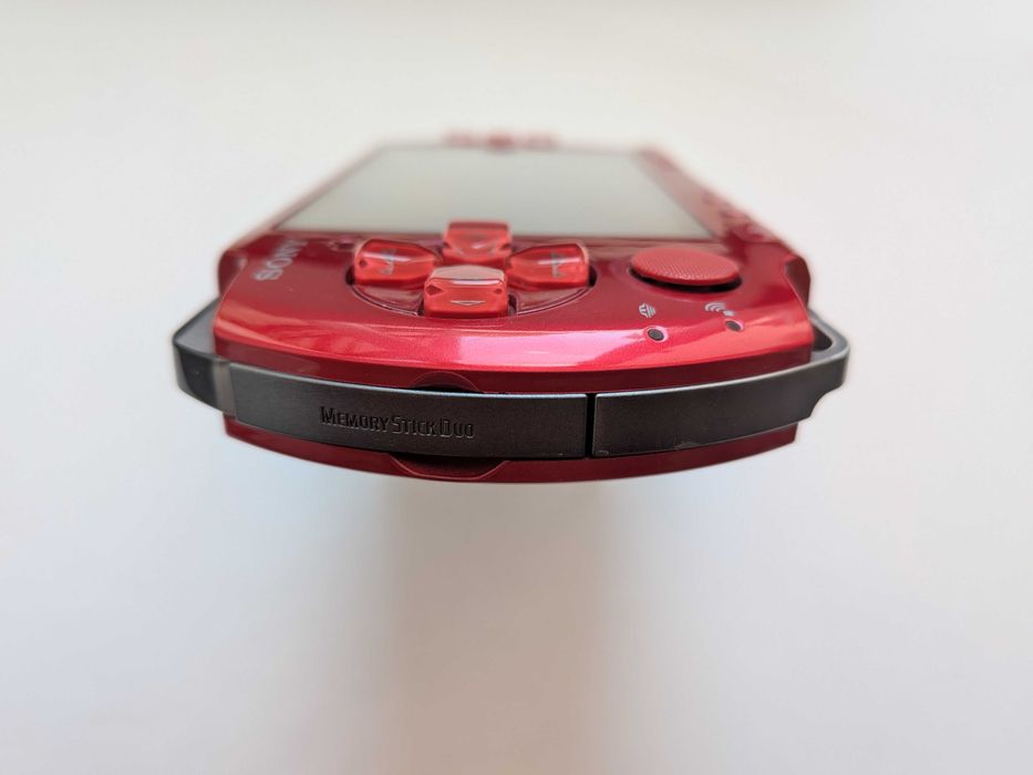 PSP Slim Vermelho Radiante