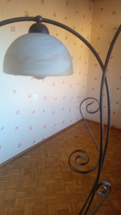 Lampa stojąca dwu lampowa